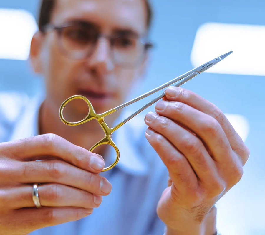 High-quality surgical instruments supplied by NAQAA Healthcare in Oman